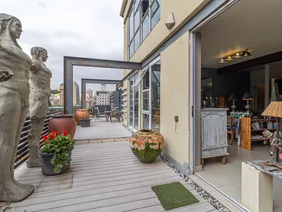 2 Bedroom Apartment For Sale in Johannesburg - pWGi.webp