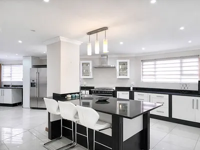 4 Bedroom House For Sale in Roodepoort - 8A5T.webp