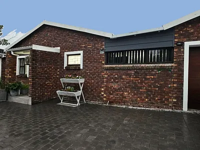 2 Bedroom House For Sale in George - by6K.webp