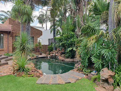 6 Bedroom House For Sale in Edenvale - FsqP.webp