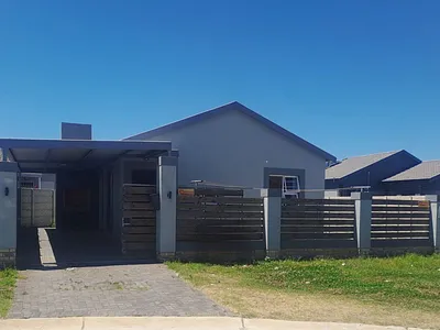 3 Bedroom House For Sale in Port Elizabeth - oJaV.webp