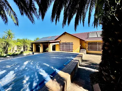 4 Bedroom House For Sale in Secunda - gC0p.webp