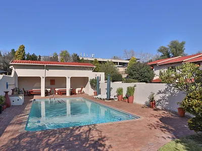 3 Bedroom House For Sale in Sandton - xUgF.webp