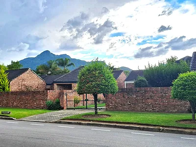 3 Bedroom House For Sale in George - oZF7.webp