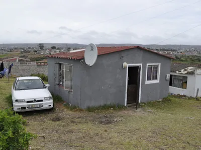 1 Bedroom House For Sale in Port Elizabeth - pFE4.webp
