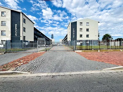 2 Bedroom Apartment For Sale in Port Elizabeth - ixV7.webp