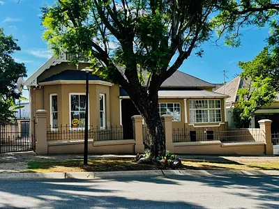 5 Bedroom House For Sale in Uitenhage - 1Eik.webp