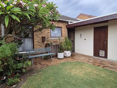 3 Bedroom House For Sale in Strand - 1eni.webp