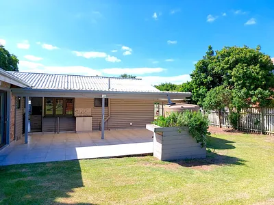 5 Bedroom House For Sale in Sedgefield - Vbi9.webp