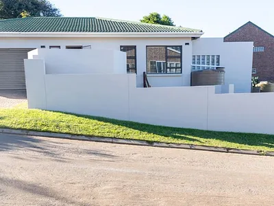 3 Bedroom House For Sale in Stilbaai West, Stilbaai - hP7i.webp