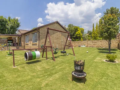 3 Bedroom Townhouse For Sale in Roodepoort - KeaC.webp