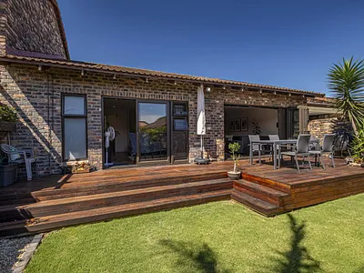 2 Bedroom Townhouse For Sale in Port Elizabeth - 7tHU.webp