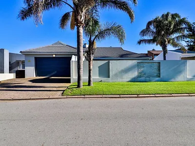 3 Bedroom House For Sale in Stilbaai West, Stilbaai - H7h7.webp