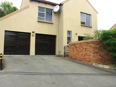 3 Bedroom Townhouse To Rent in Randburg - xkGJ.webp