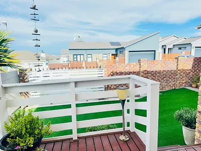 2 Bedroom House For Sale in Port Elizabeth - bgNA.webp