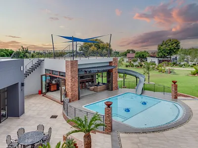 6 Bedroom House For Sale in Roodepoort - NHVE.webp