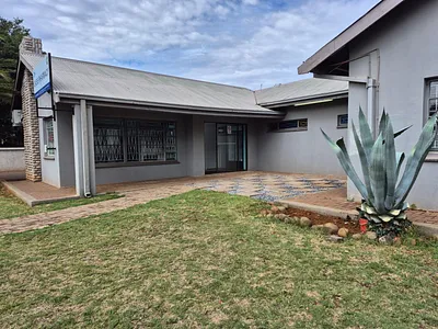 Commercial Property For Sale in Kuruman - gvEU.webp