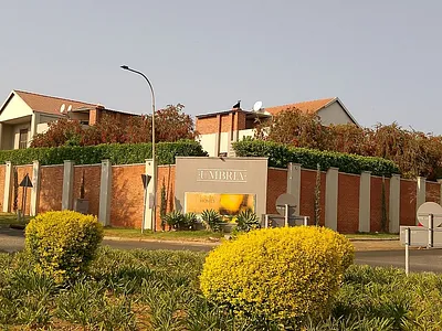 2 Bedroom Townhouse To Rent in Randburg - UhTt.webp