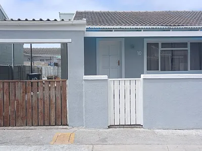 3 Bedroom House For Sale in Mitchells Plain - 5Wr1.webp