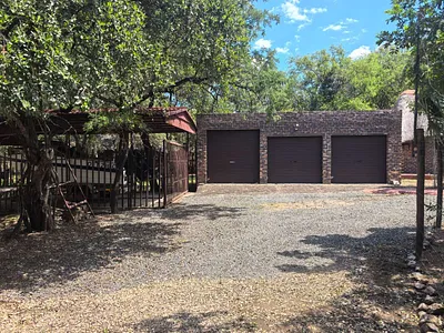 3 Bedroom House For Sale in Marloth Park - 4DhJ.webp