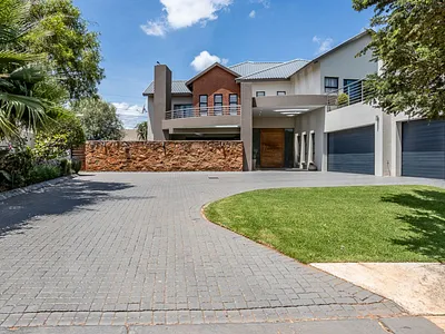 4 Bedroom House For Sale in Pretoria - 9spX.webp