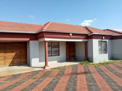 3 Bedroom House For Sale in Polokwane - O1uo.webp