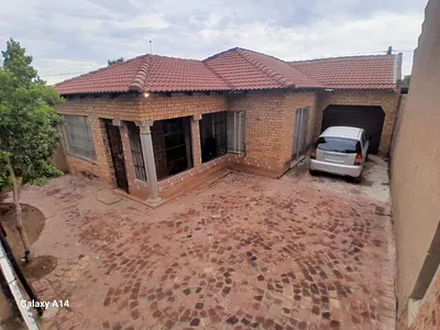 4 Bedroom House For Sale in Hammanskraal - DfiB.webp
