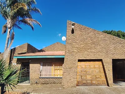 3 Bedroom House For Sale in Randfontein - guhR.webp