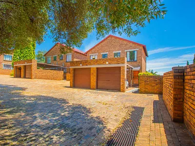 2 Bedroom Townhouse For Sale in Roodepoort - gAEd.webp