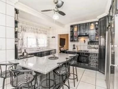 4 Bedroom House For Sale in Roodepoort - yegH.webp