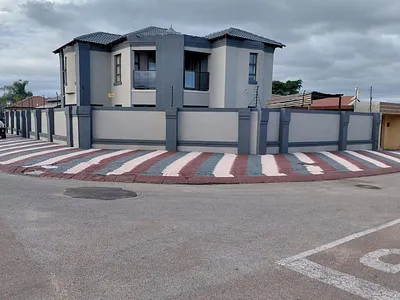 4 Bedroom House For Sale in Mahlako-A-Phahla Gardens, Polokwane - Mg7J.webp