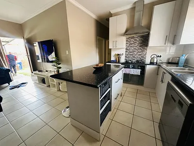 3 Bedroom Townhouse For Sale in Secunda - GkPv.webp