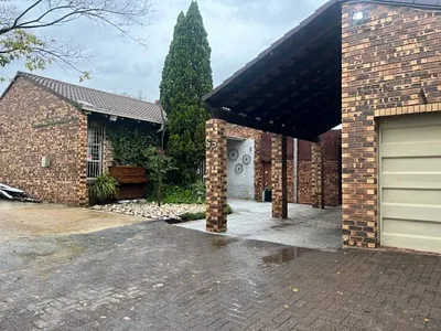 4 Bedroom House For Sale in Secunda - CHhI.webp