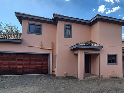 3 Bedroom Townhouse For Sale in Lydenburg - JroX.webp