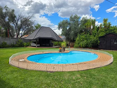 3 Bedroom House For Sale in Kimberley - OTW4.webp