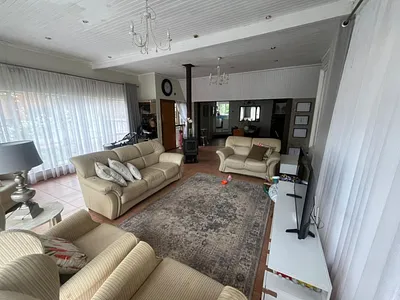 5 Bedroom House For Sale in Volksrust - o7J6.webp