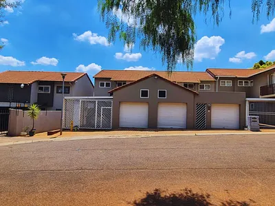 2 Bedroom Townhouse For Sale in Centurion - SHqI.webp