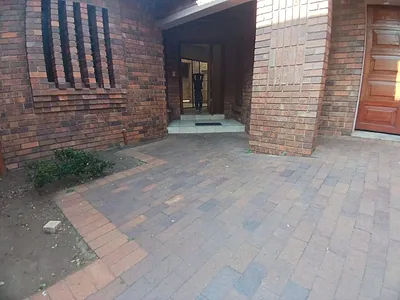 5 Bedroom House For Sale in Sandton - CB3U.webp