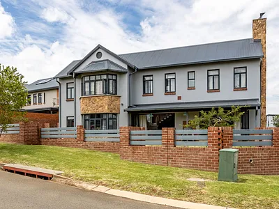 4 Bedroom House For Sale in Pretoria - xhaF.webp