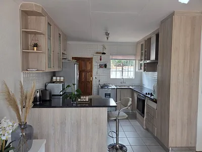 2 Bedroom Townhouse For Sale in Polokwane - xPtf.webp