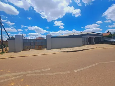 4 Bedroom House For Sale in Pretoria - Entb.webp