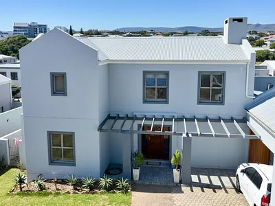 4 Bedroom House For Sale in Stilbaai West, Stilbaai - MPy3.webp