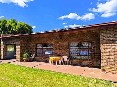 3 Bedroom House For Sale in Modimolle - 69o6.webp