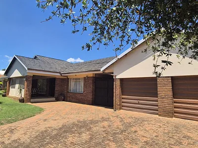 6 Bedroom House For Sale in Lydenburg - EsAQ.webp
