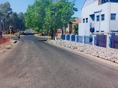 2 Bedroom Apartment For Sale in Randburg - img