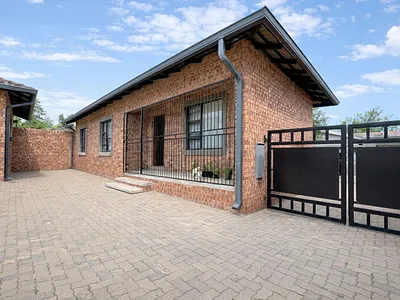 3 Bedroom Townhouse For Sale in Ermelo - img