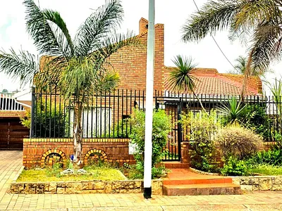 7 Bedroom House For Sale in Centurion - xKp4.webp