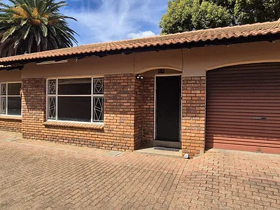 3 Bedroom Townhouse For Sale in Lydenburg - uinA.webp