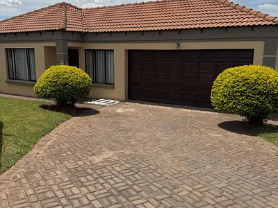 House For Sale in Witbank - img
