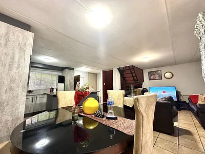 3 Bedroom Townhouse For Sale in Pretoria - img